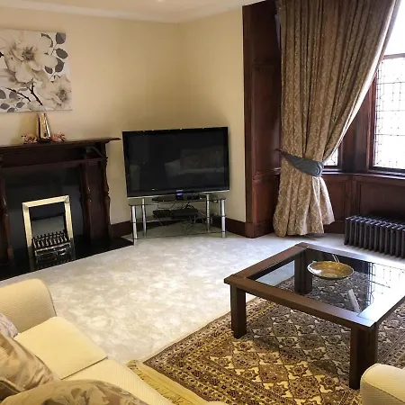 Beautiful 4-Bed Villa In Глазго Экстерьер фото