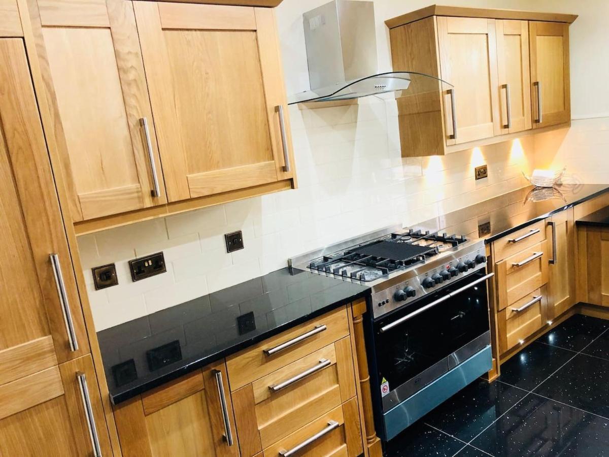 Beautiful 4-bed In Vakantiehuis Glasgow